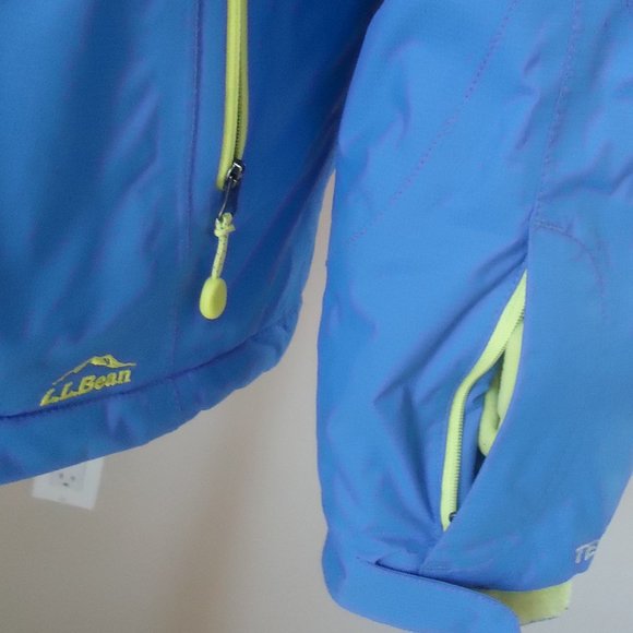 SIZE XL (18). L.L. Bean girl's blue hooded puffer jacket. - Picture 3 of 16